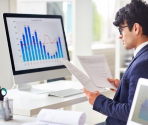 How To Become A Financial Analyst
