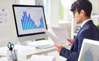 financial analyst vs accountant