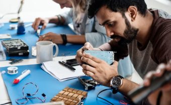 Manufacturing Process For A Smartphone