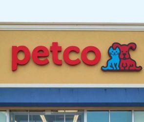 what time does Petco close